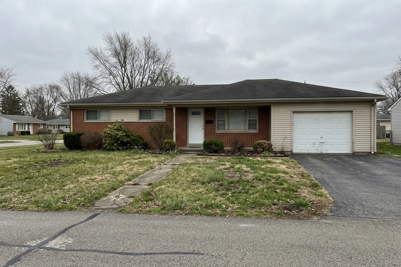 Ranch & driveway, Curb appeal — before